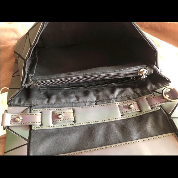 NEW holographic geometric green gradient puzzle shoulder purse bag clutch flat - Picture 2 of 4